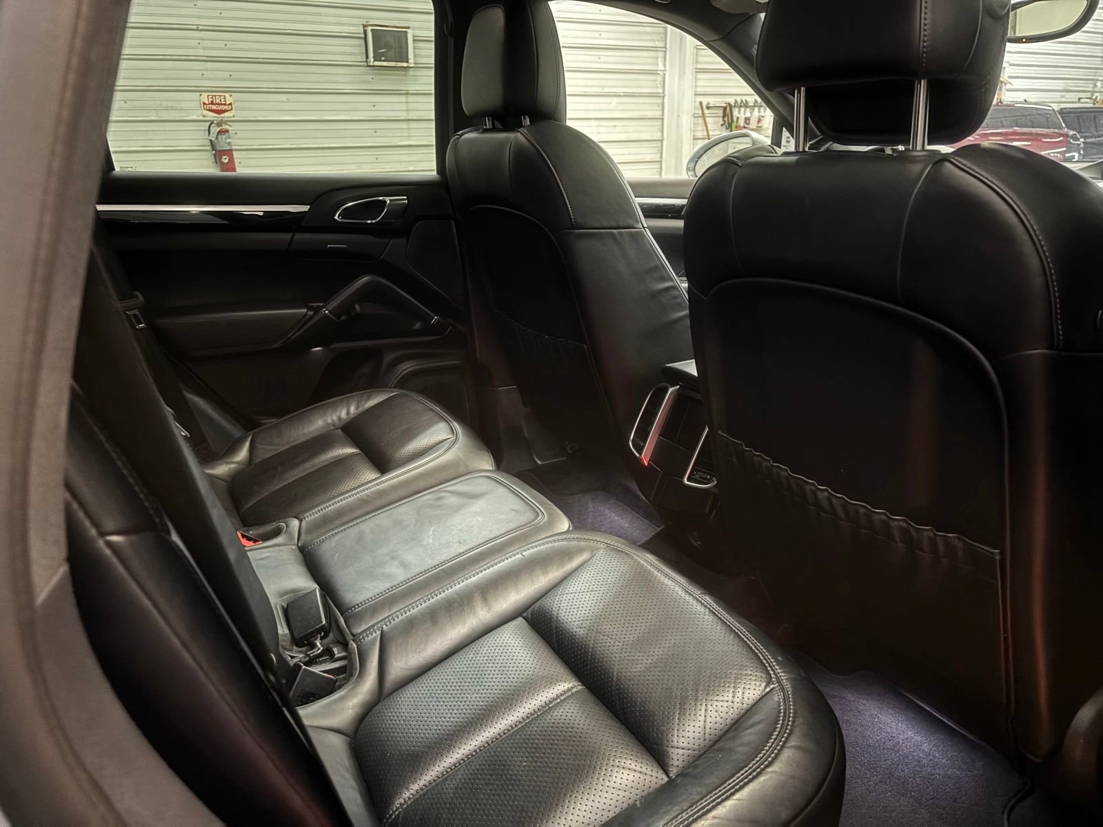 Used 2018 Porsche Cayenne AWD/4WD image 30