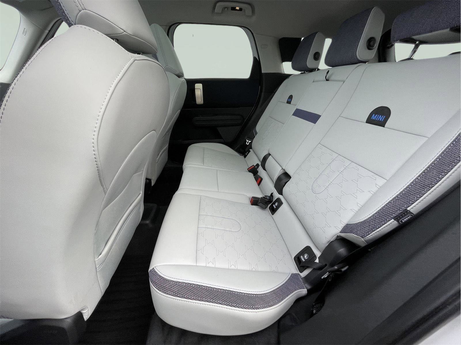 Used 2025 MINI Cooper Countryman S w/ Comfort Package Max image 15