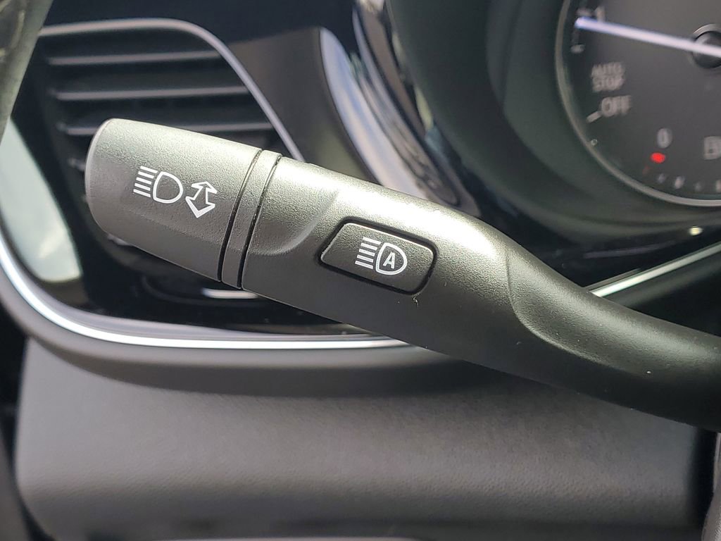 Used 2021 Buick Envision Avenir w/ Technology Package II image 12