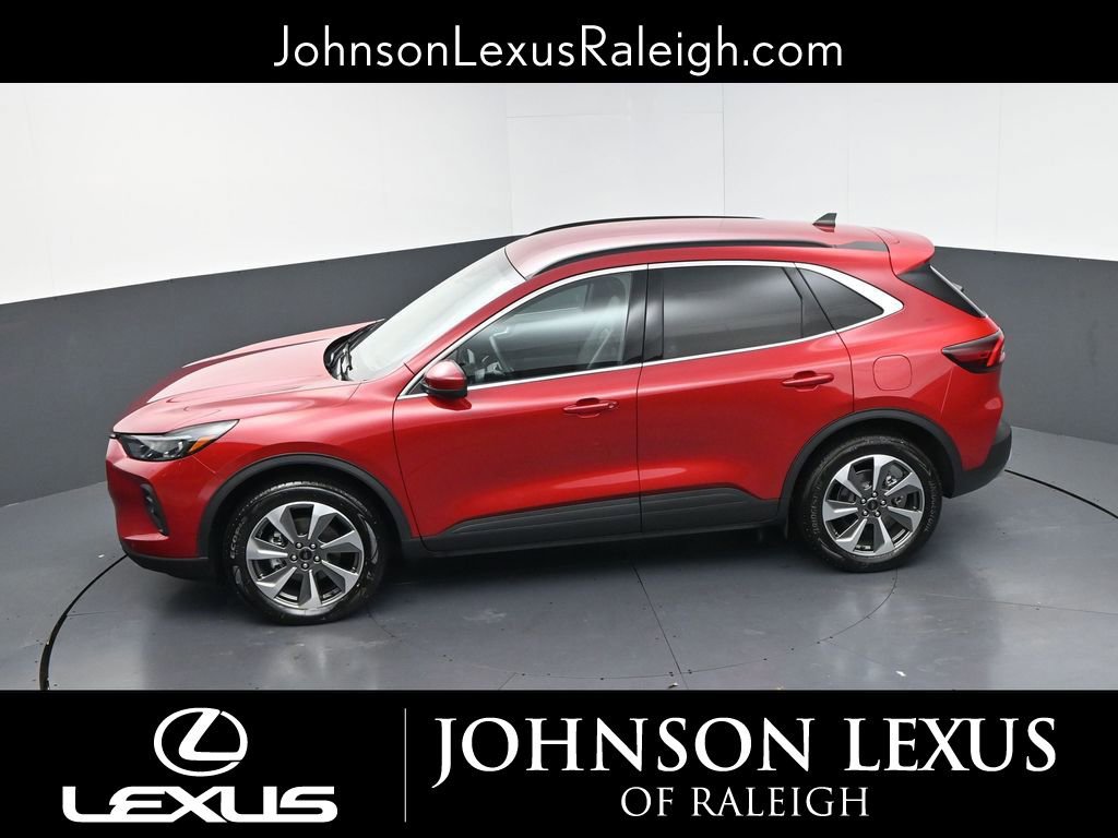 Used 2025 Ford Escape Platinum w/ Premium Technology Package image 25