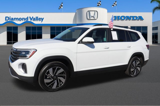 Used 2024 Volkswagen Atlas SE image 3