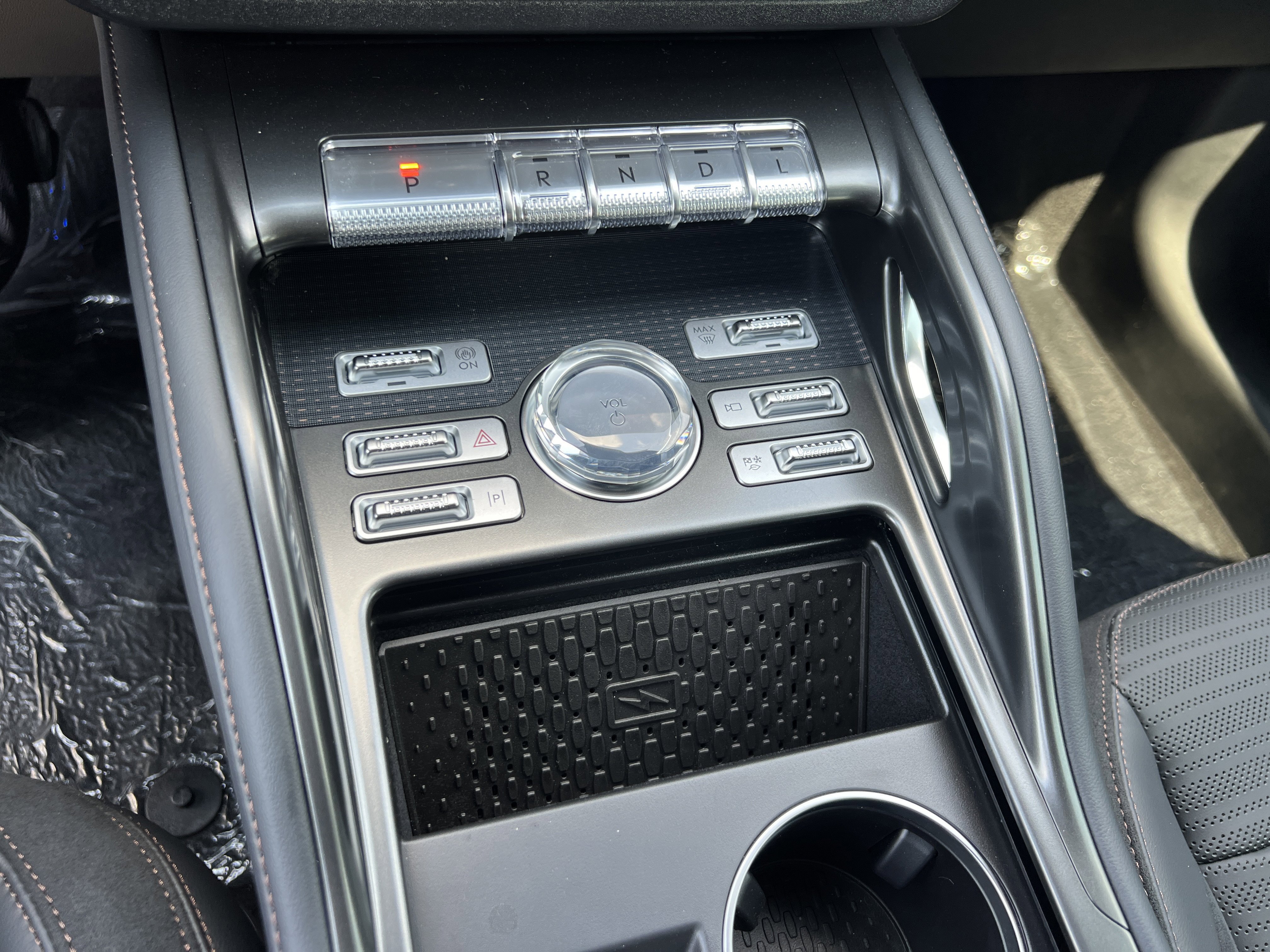 New 2025 Lincoln Nautilus Reserve w/ Jet Appearance Package AWD/4WD image 16