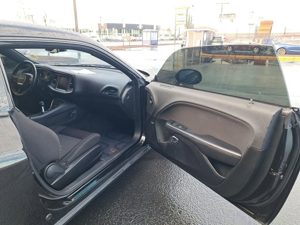 Used 2018 Dodge Challenger R/T w/ Driver Convenience Group image 12