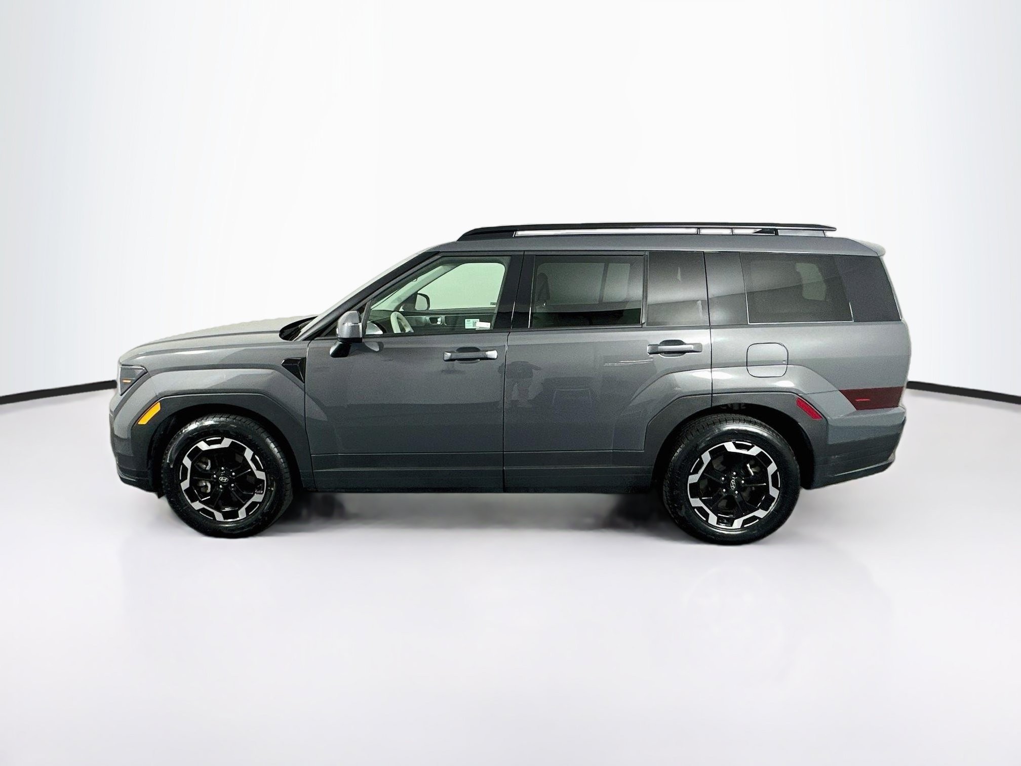 Used 2026 Hyundai Santa Fe SEL FWD image 4