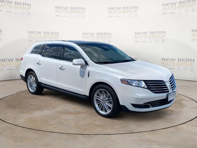 Used 2019 Lincoln MKT AWD image 7