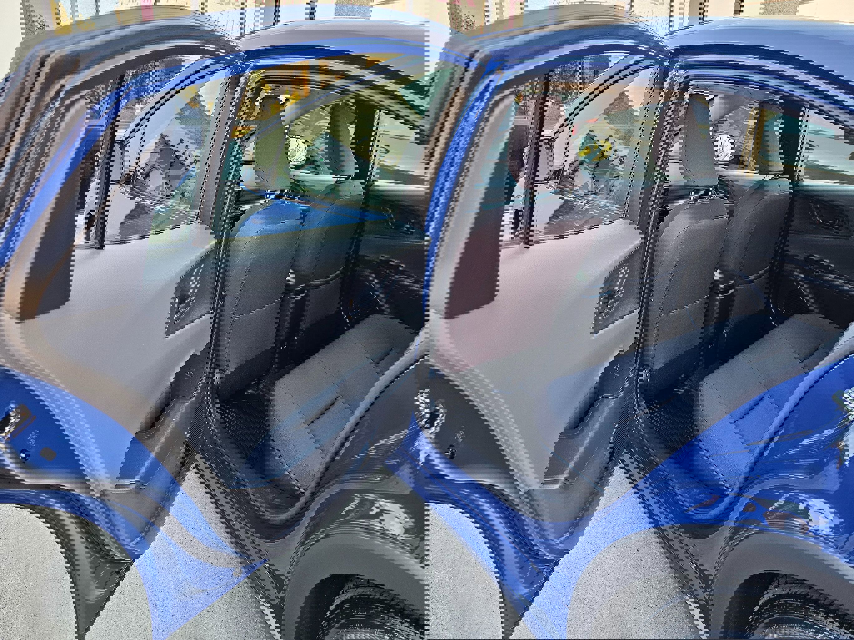 Used 2023 Toyota Prius LE image 18