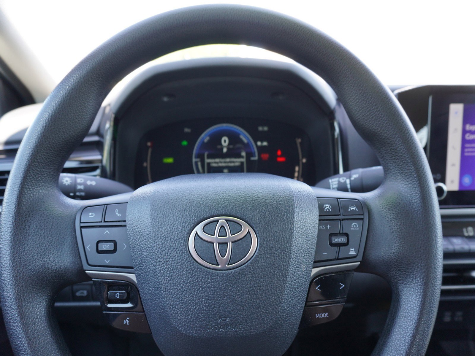 Used 2025 Toyota Camry LE FWD image 23