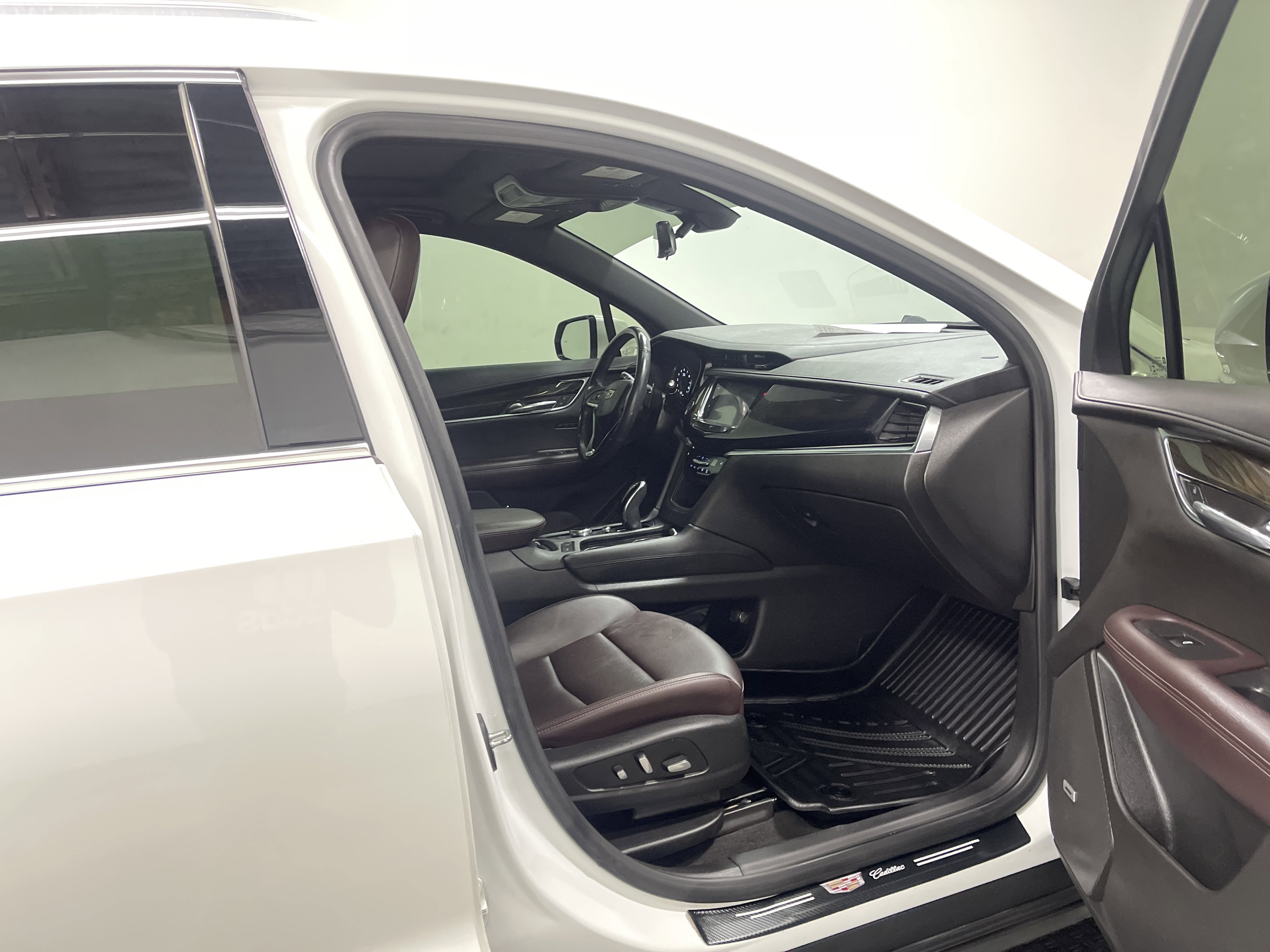 Used 2021 Cadillac XT6 Premium Luxury image 26