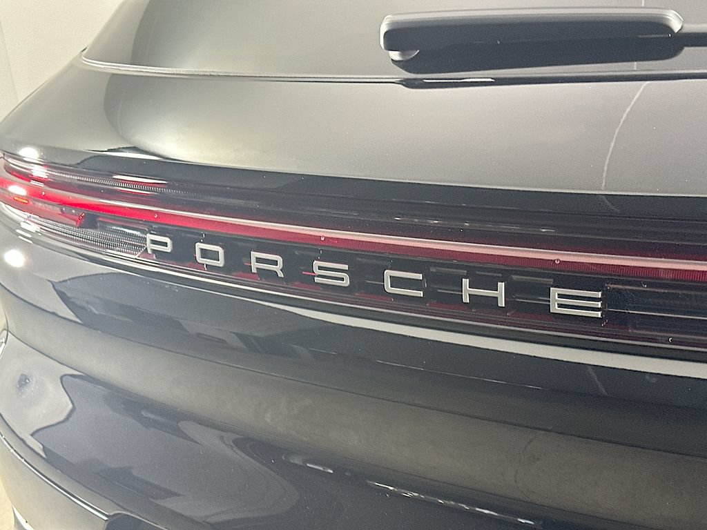Certified 2026 Porsche Cayenne AWD/4WD image 33