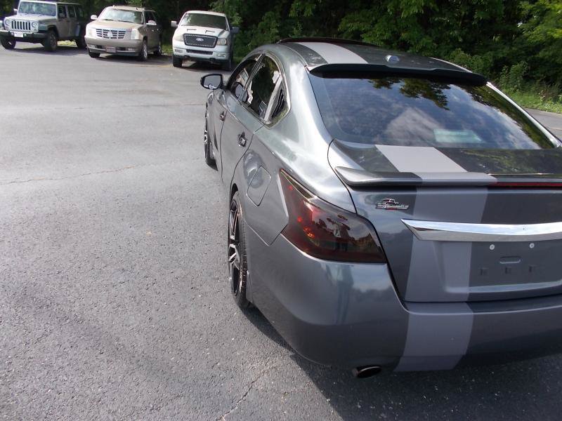 Used 2013 Nissan Altima 3.5 SL w/ Technology Pkg FWD image 4