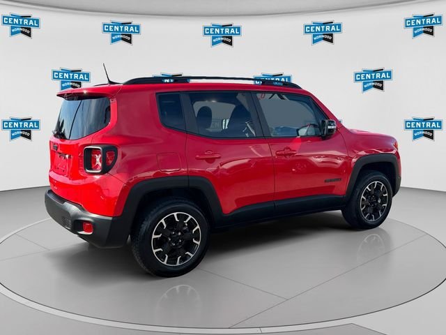 Used 2023 Jeep Renegade Latitude AWD/4WD image 6
