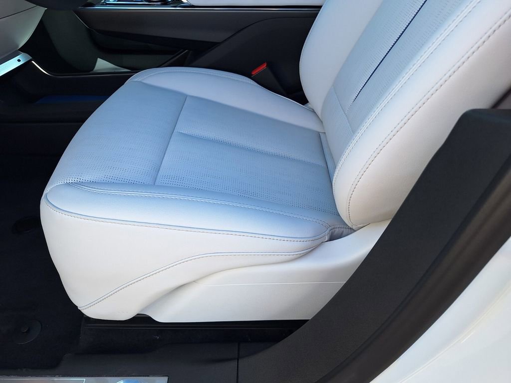 New 2026 Cadillac Lyriq Premium Sport w/ LPO, ONYX Package image 29