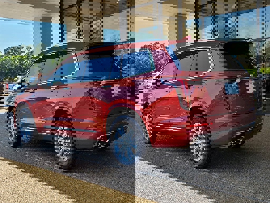 New 2025 Cadillac XT6 Luxury image 3