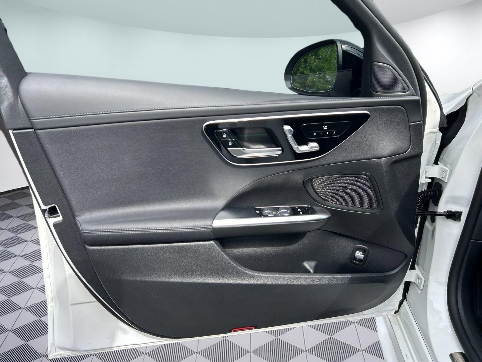 Used 2023 Mercedes-Benz C 300 4MATIC Sedan image 14