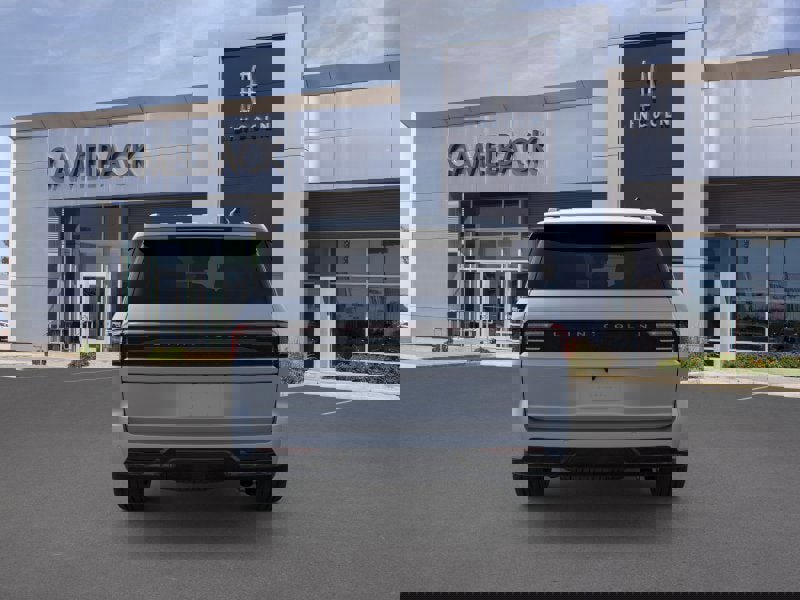 New 2026 Lincoln Navigator Reserve w/ Jet Appearance Package image 5