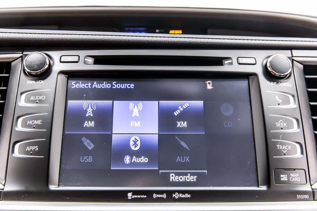 Used 2019 Toyota Highlander XLE AWD/4WD image 22