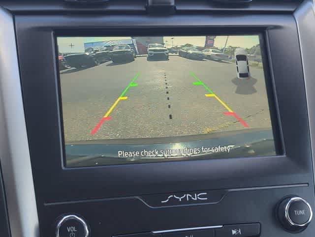 Used 2020 Ford Fusion SE FWD image 26