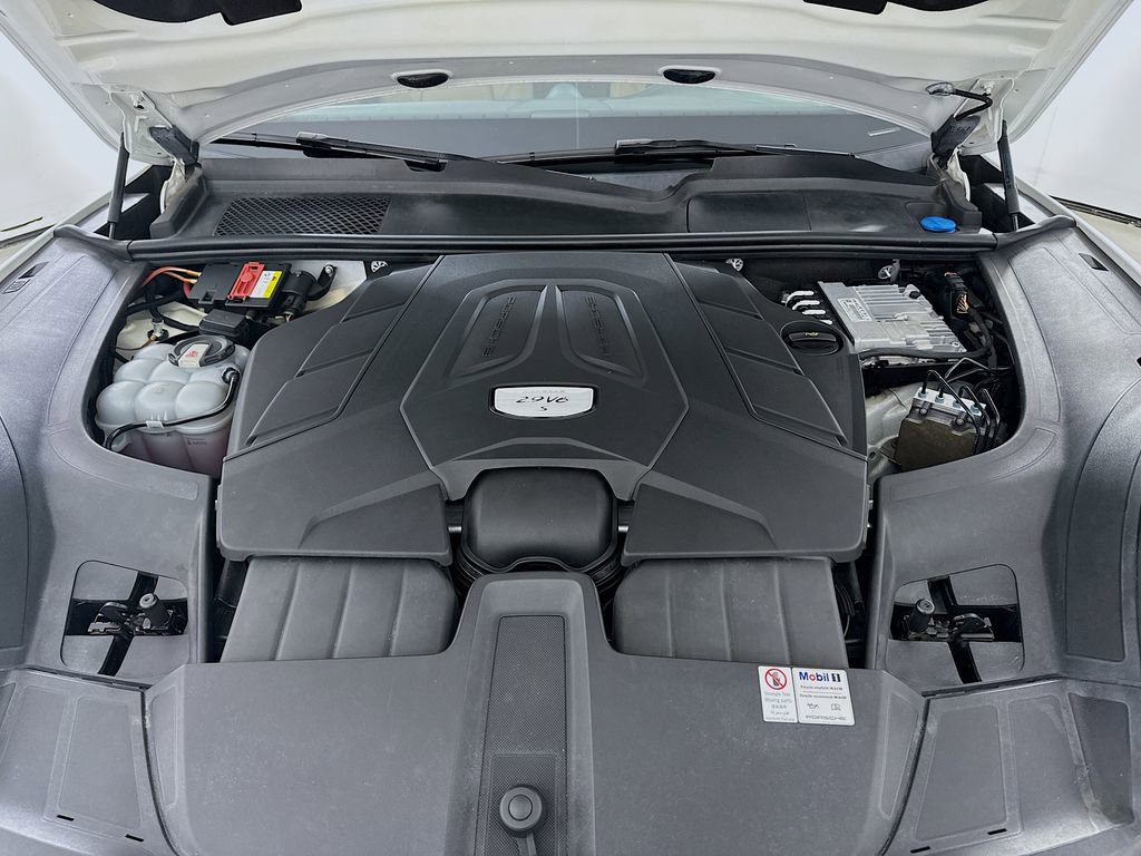 Certified 2019 Porsche Cayenne S image 32