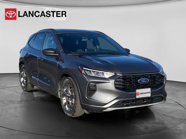 Used 2023 Ford Escape ST-Line image 1