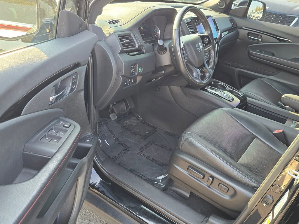 Used 2020 Honda Pilot Black Edition image 9