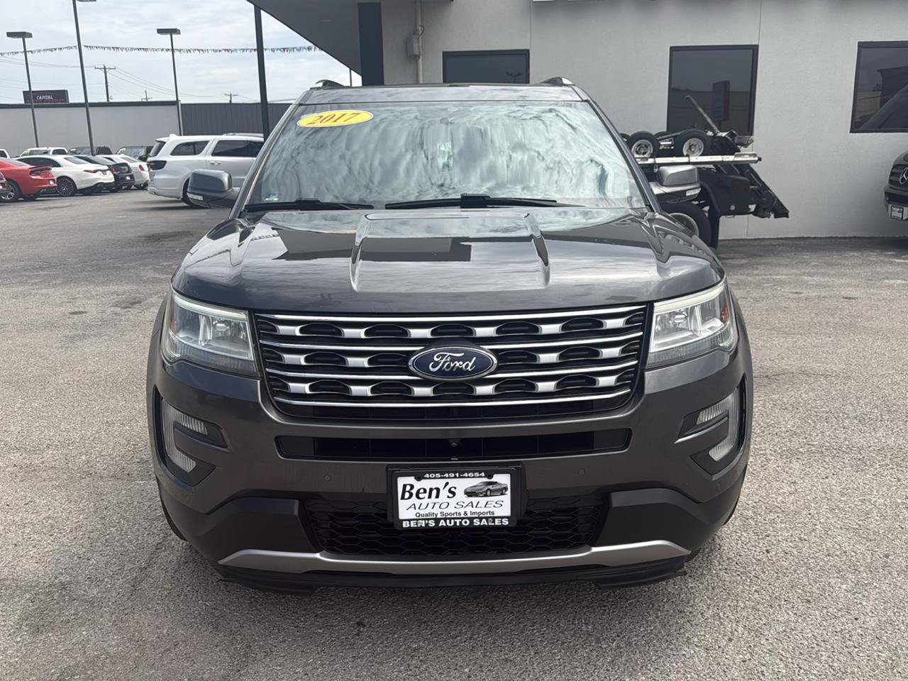 Used 2017 Ford Explorer Limited FWD image 3