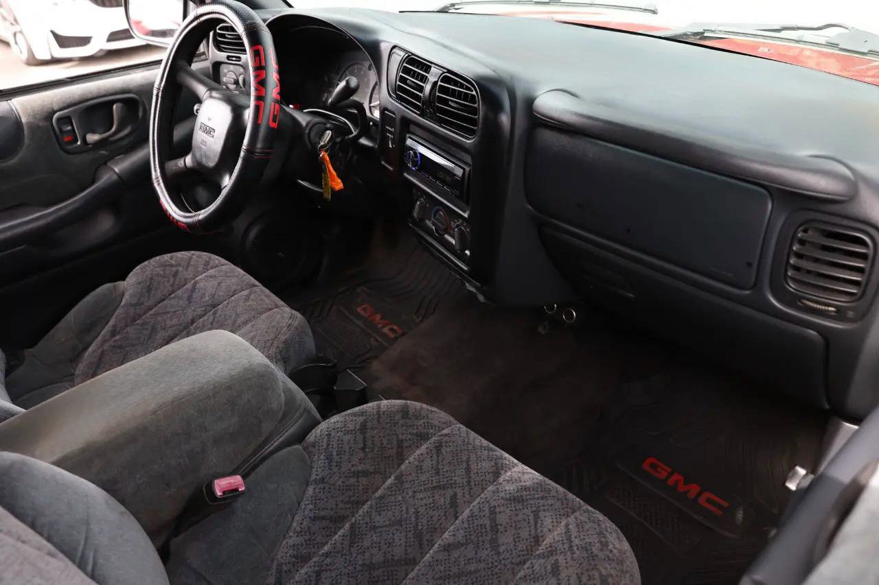 Used 2000 GMC Sonoma SLS w/ SLS Super Spec Pkg 1 image 10