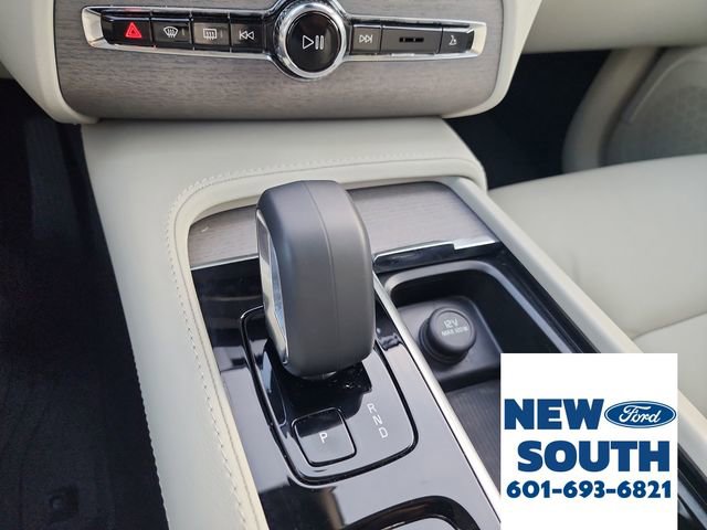 Used 2025 Volvo XC90 B6 Plus w/ Protection Package Premier image 23