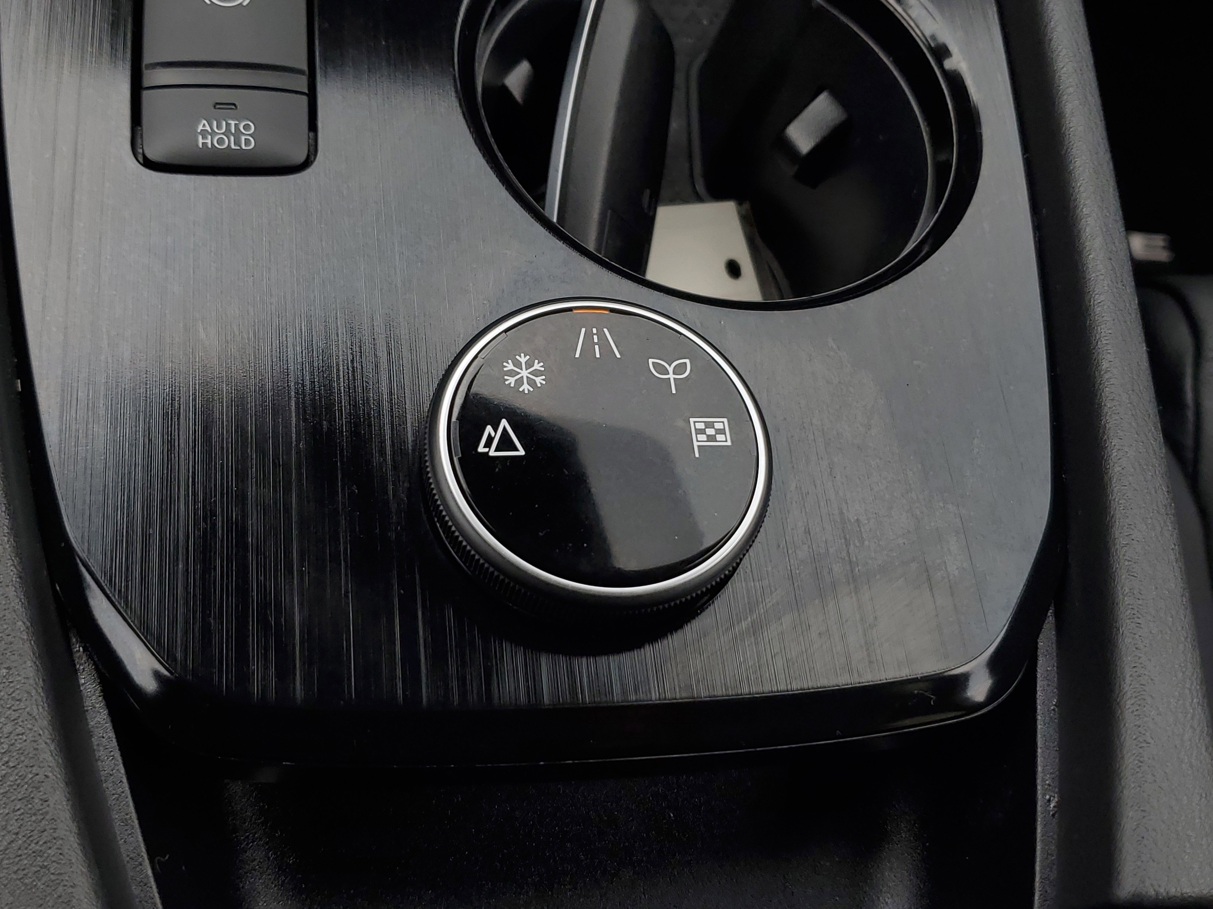 Used 2024 Nissan Rogue SL image 32