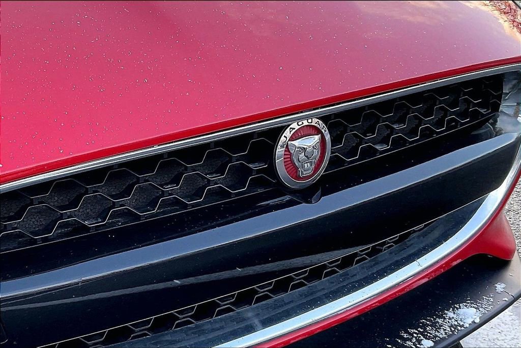 Used 2018 Jaguar F-TYPE Convertible image 28