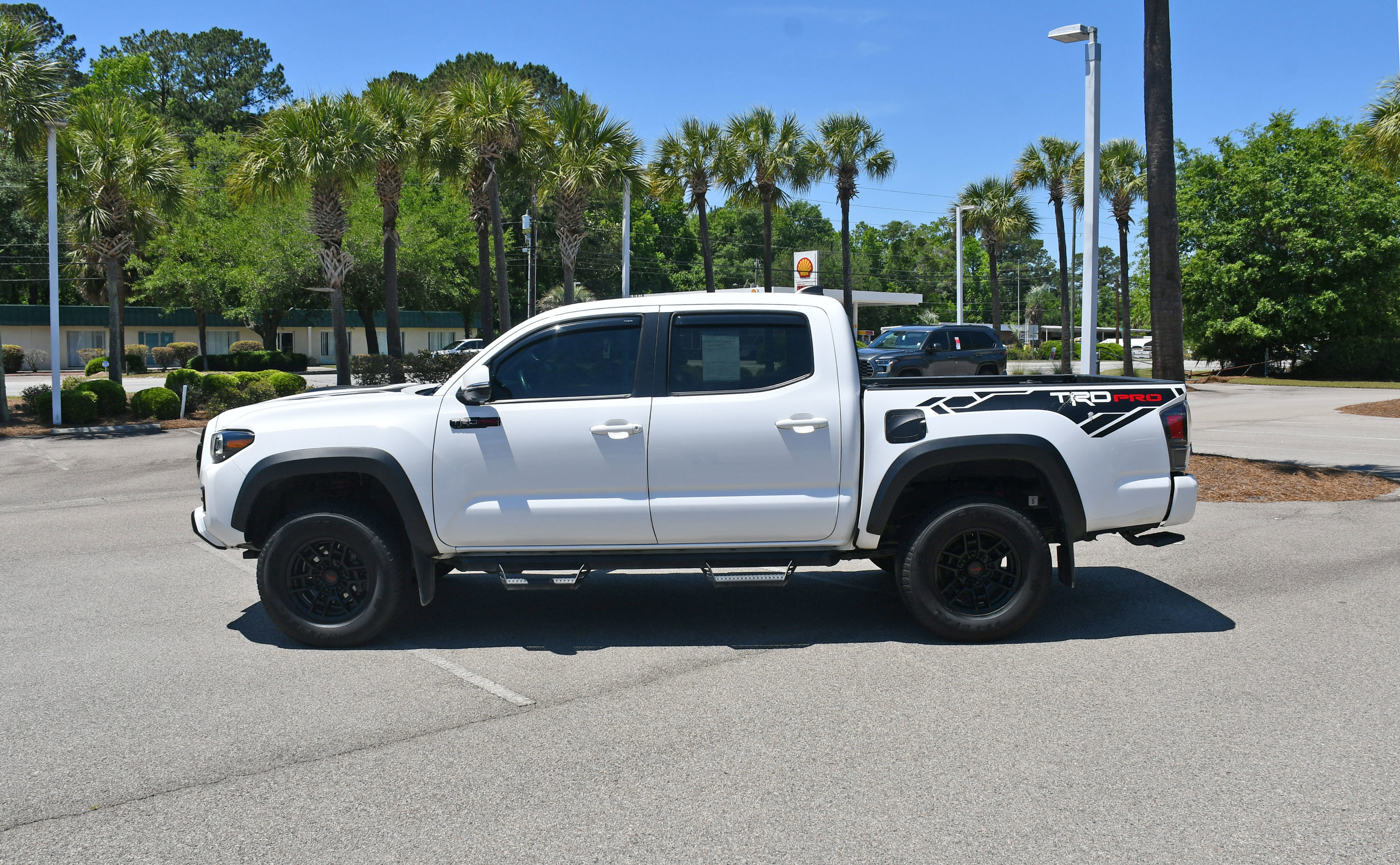 Certified 2021 Toyota Tacoma TRD Pro AWD/4WD image 5