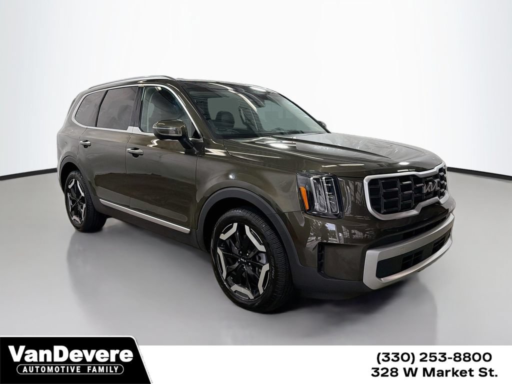 Used 2024 Kia Telluride S AWD/4WD image 1
