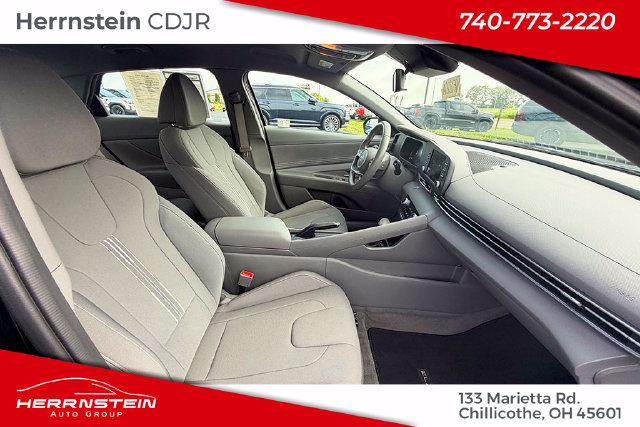Used 2025 Hyundai Elantra Sport FWD image 19