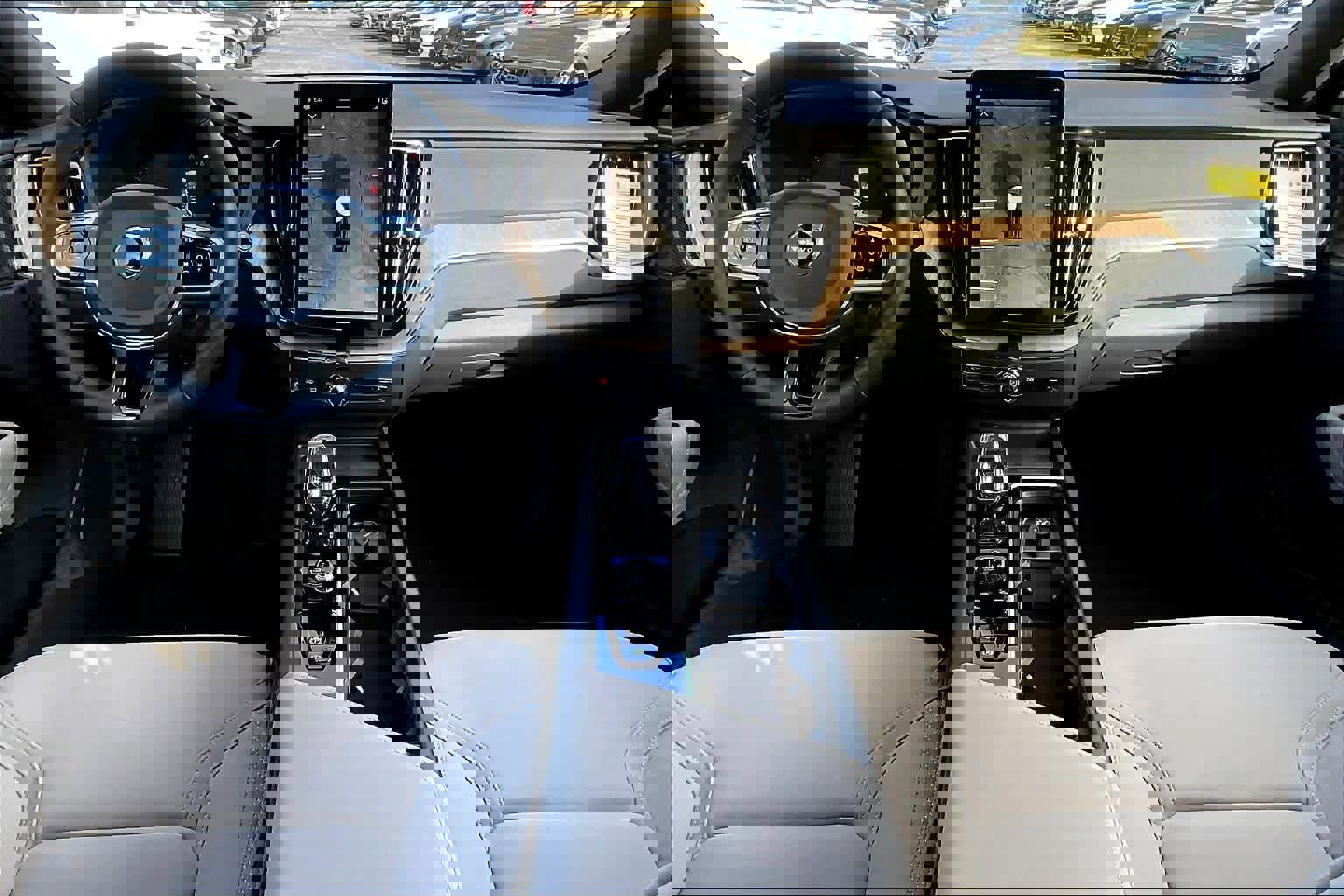 New 2026 Volvo XC60 B5 Plus w/ Protection Package Premier AWD/4WD image 7