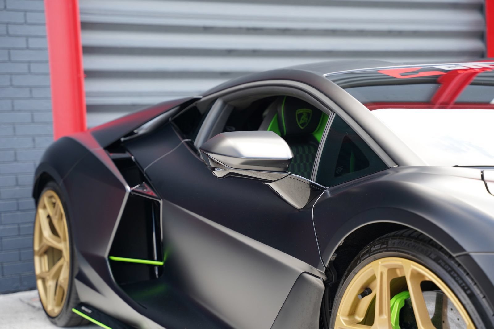 Used 2024 Lamborghini Revuelto AWD/4WD image 11