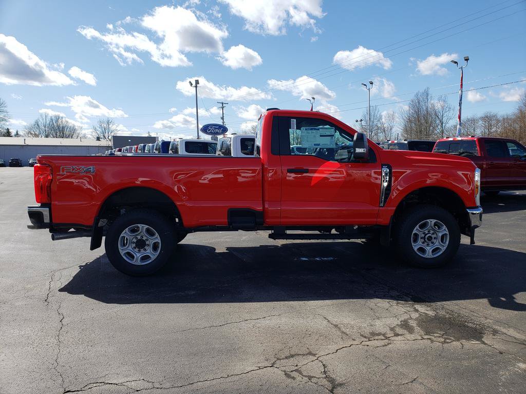 New 2026 Ford F350 XLT w/ FX4 Off-Road Package AWD/4WD image 3