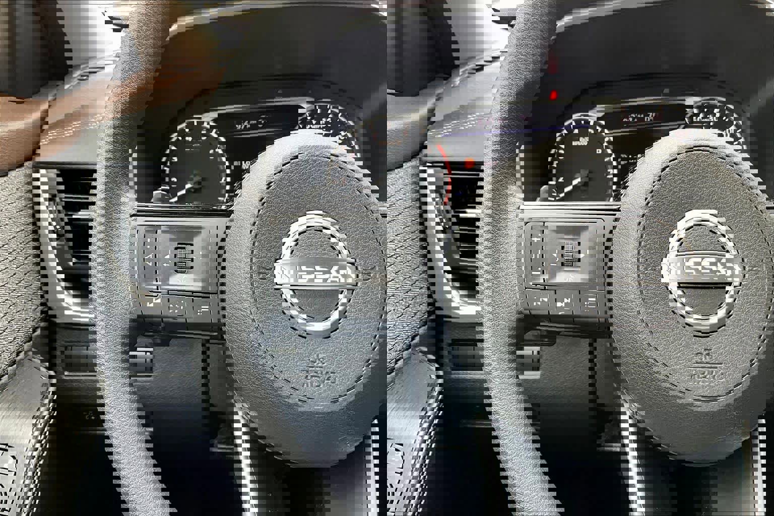 Certified 2023 Nissan Rogue SV FWD image 18