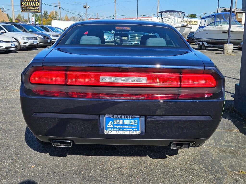 Used 2012 Dodge Challenger SXT RWD image 4