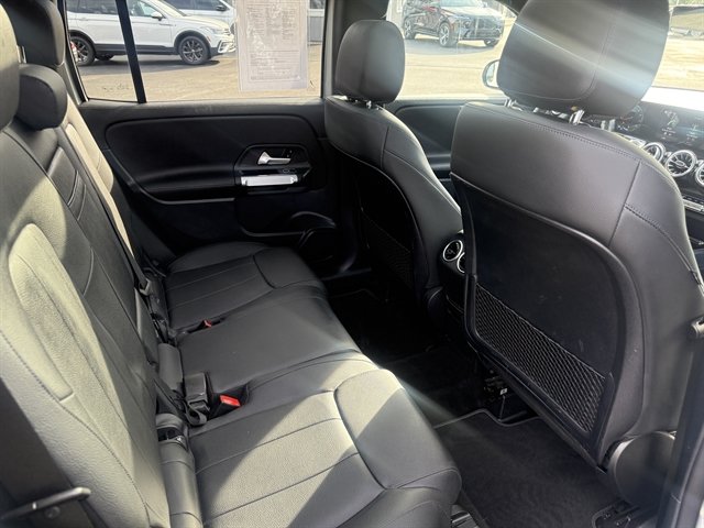 Used 2022 Mercedes-Benz GLB 250 4MATIC image 38