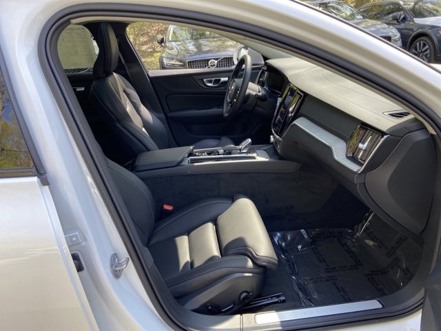 New 2025 Volvo V60 B5 Cross Country Ultra w/ Protection Package Premier image 16