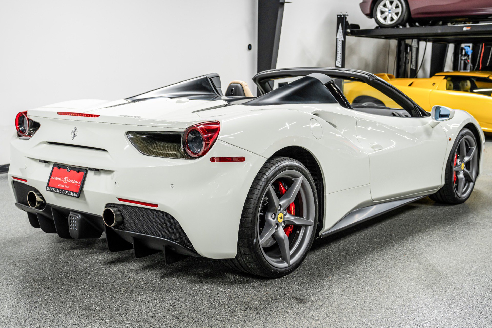 Used 2018 Ferrari 488 Spider image 8