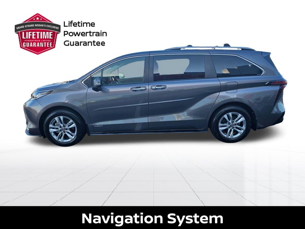 Used 2021 Toyota Sienna Limited image 2