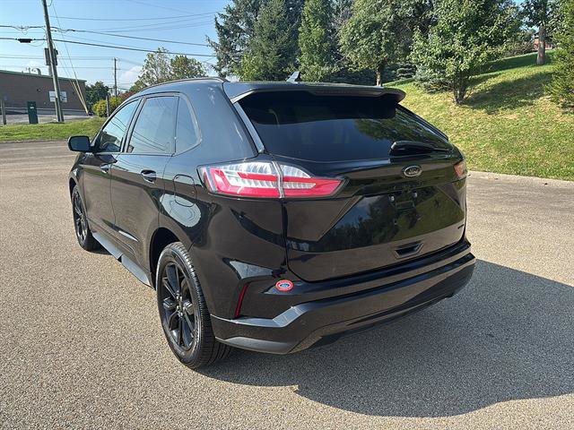Certified 2022 Ford Edge SE w/ Black Appearance Package AWD/4WD image 2