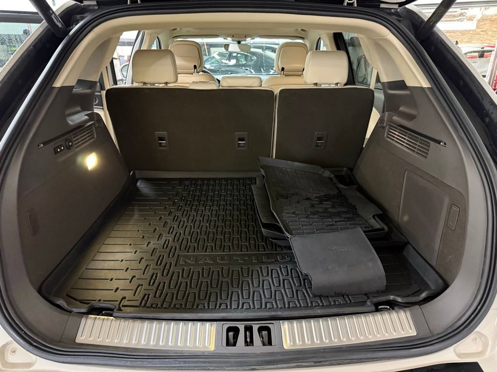 Used 2020 Lincoln Nautilus Reserve w/ Cargo Utility Package image 18
