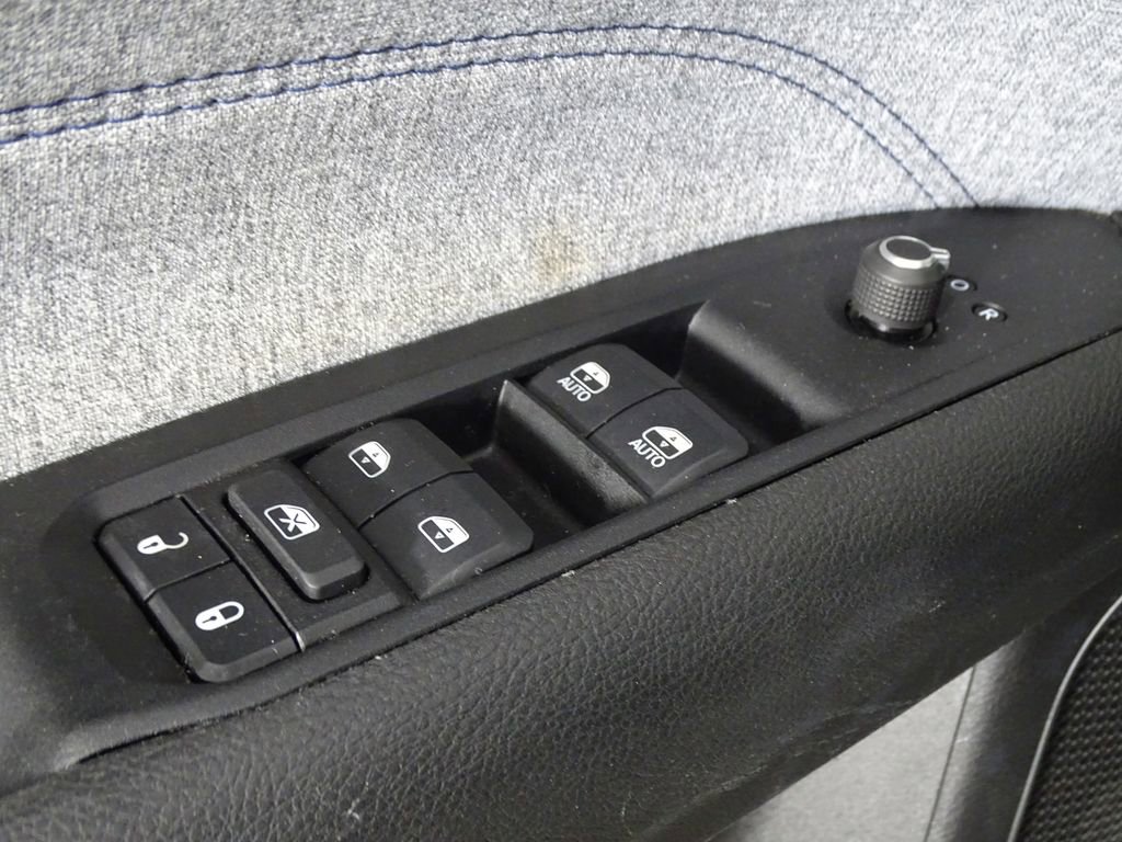 Used 2022 Jeep Compass Latitude w/ Convenience Group image 16