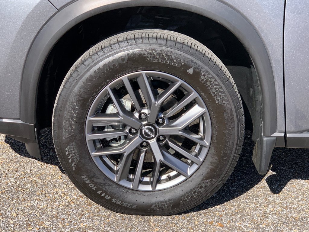 Used 2025 Nissan Rogue S image 6