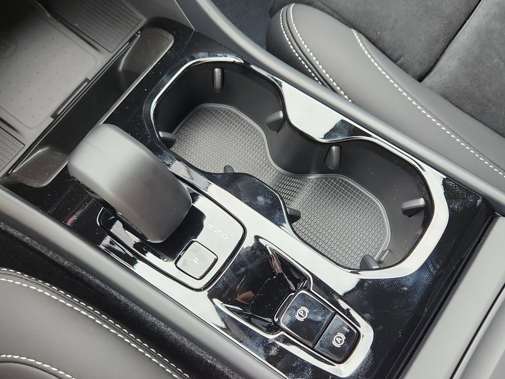 New 2026 Volvo XC40 B5 Ultra w/ Climate Package AWD/4WD image 11