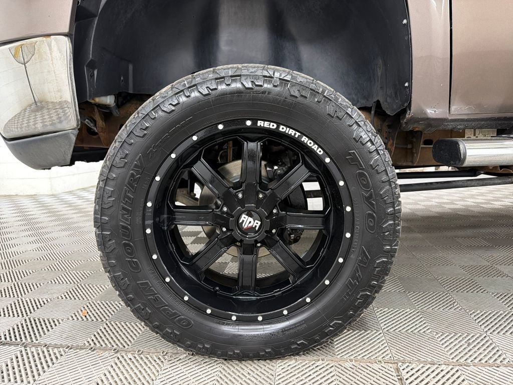 Used 2008 GMC Sierra 2500 SLT w/ Z71 Off-Road Package image 10