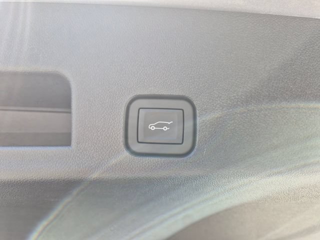 Used 2026 Chevrolet Traverse Z71 w/ Driver Confidence Package AWD/4WD image 12