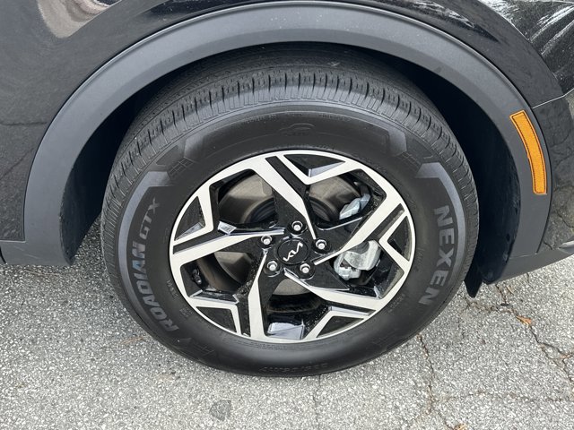 Certified 2025 Kia Sportage LX image 15