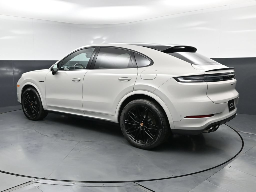 New 2026 Porsche Cayenne E-Hybrid Coupe AWD/4WD image 3